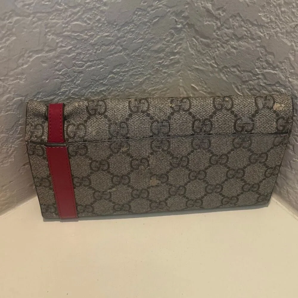 Gucci gg supreme